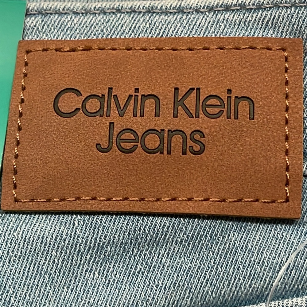 Calvin Klein Jeans - Picture 4 of 11